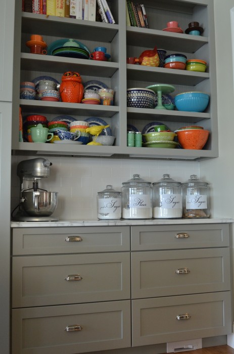 8 Pros and Cons of Kitchen Cabinet Shelf Liners - Everyday Old House