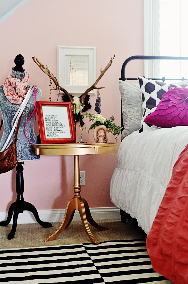 Girl's tween room ( with a painted gold table)